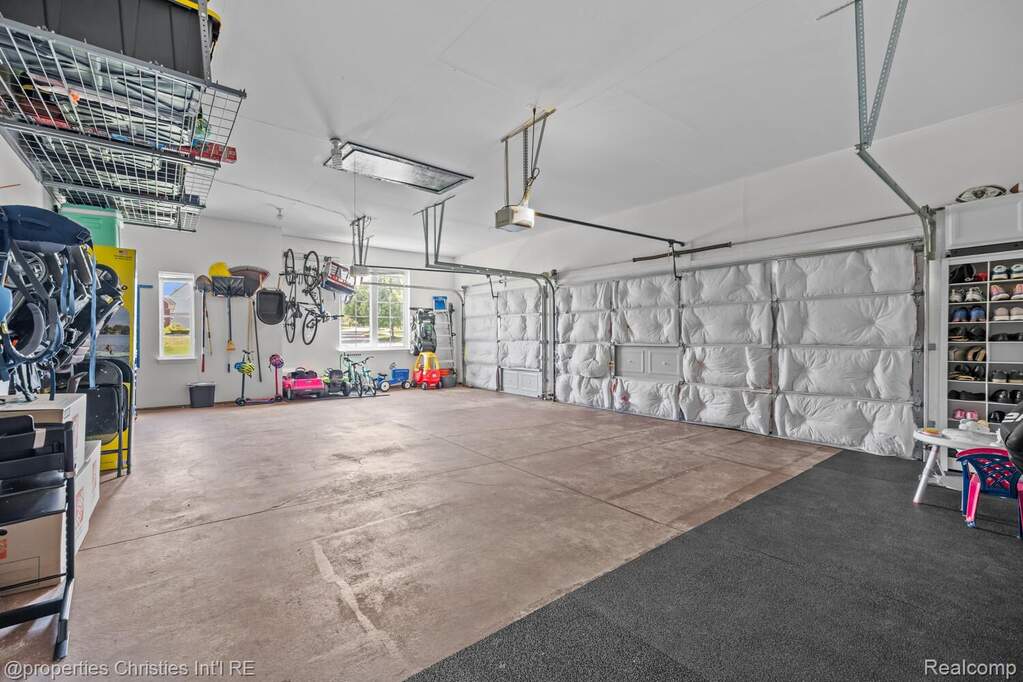 4 Bedroom Single Family Home/House's Image 36