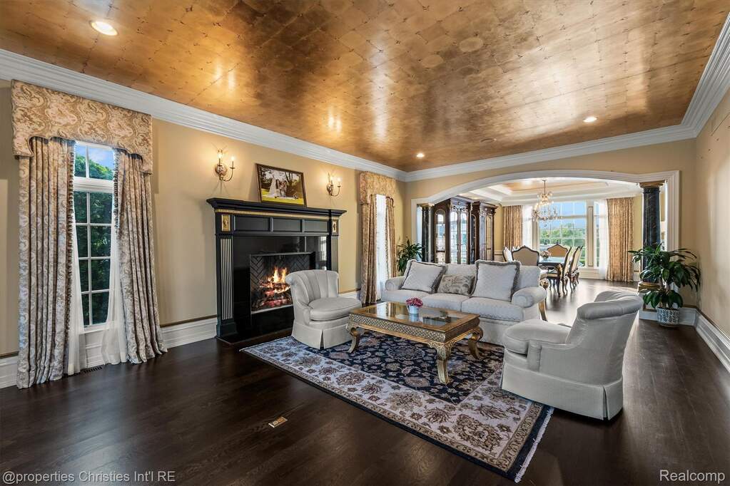 4 Bedroom Single Family Home/House's Image 12