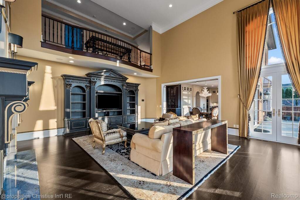 4 Bedroom Single Family Home/House's Image 25