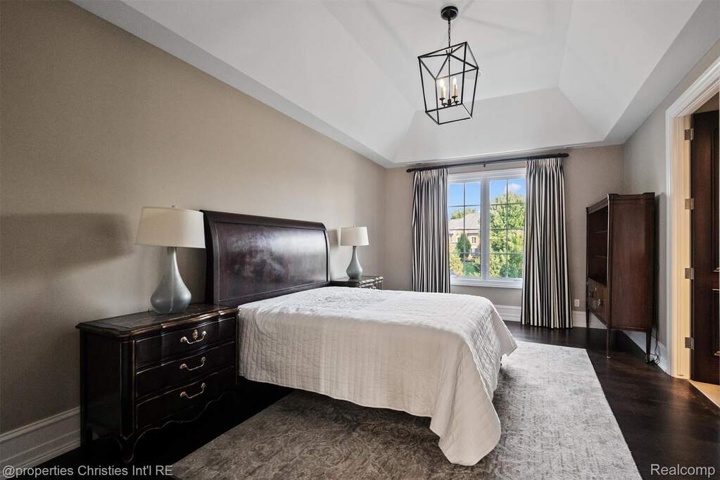 4 Bedroom Single Family Home/House's Image 30