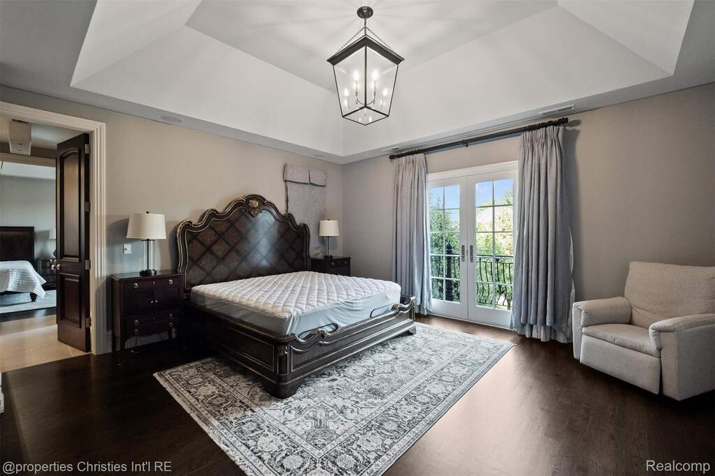 4 Bedroom Single Family Home/House's Image 32