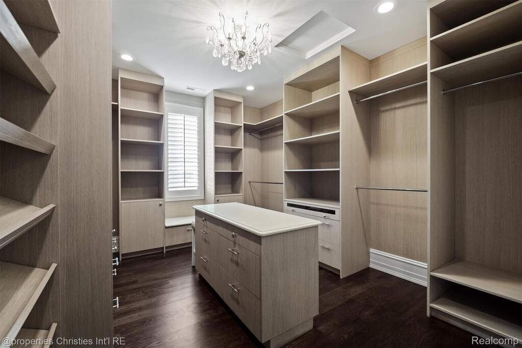 4 Bedroom Single Family Home/House's Image 39