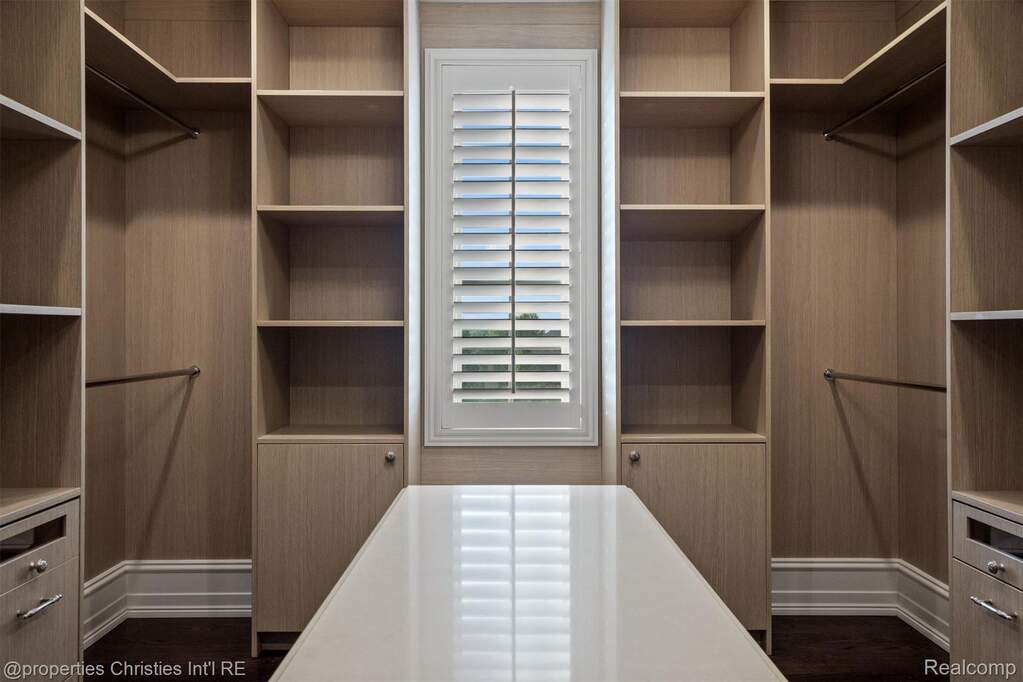 4 Bedroom Single Family Home/House's Image 40