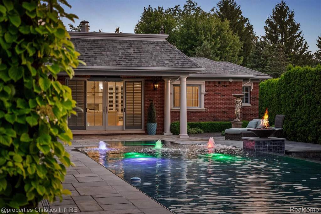4 Bedroom Single Family Home/House's Image 62