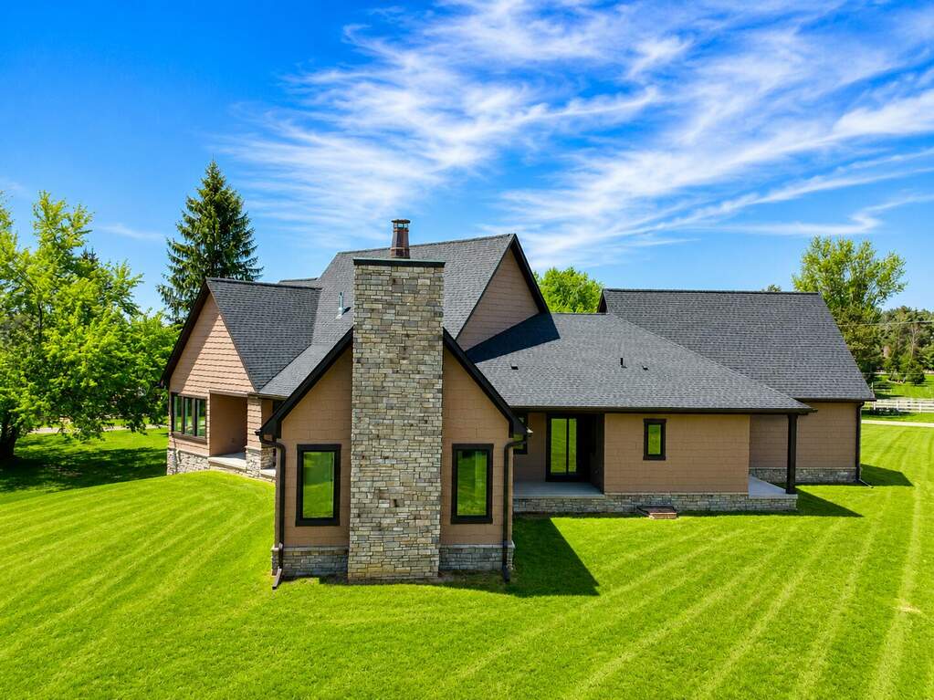4 Bedroom Single Family Home/House's Image 4