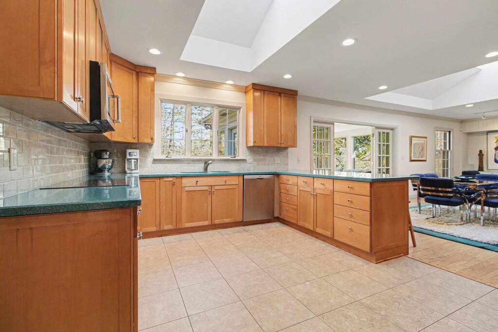 4 Bedroom Single Family Home/House's Image 13