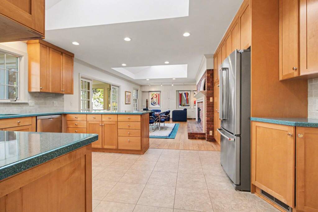 4 Bedroom Single Family Home/House's Image 14