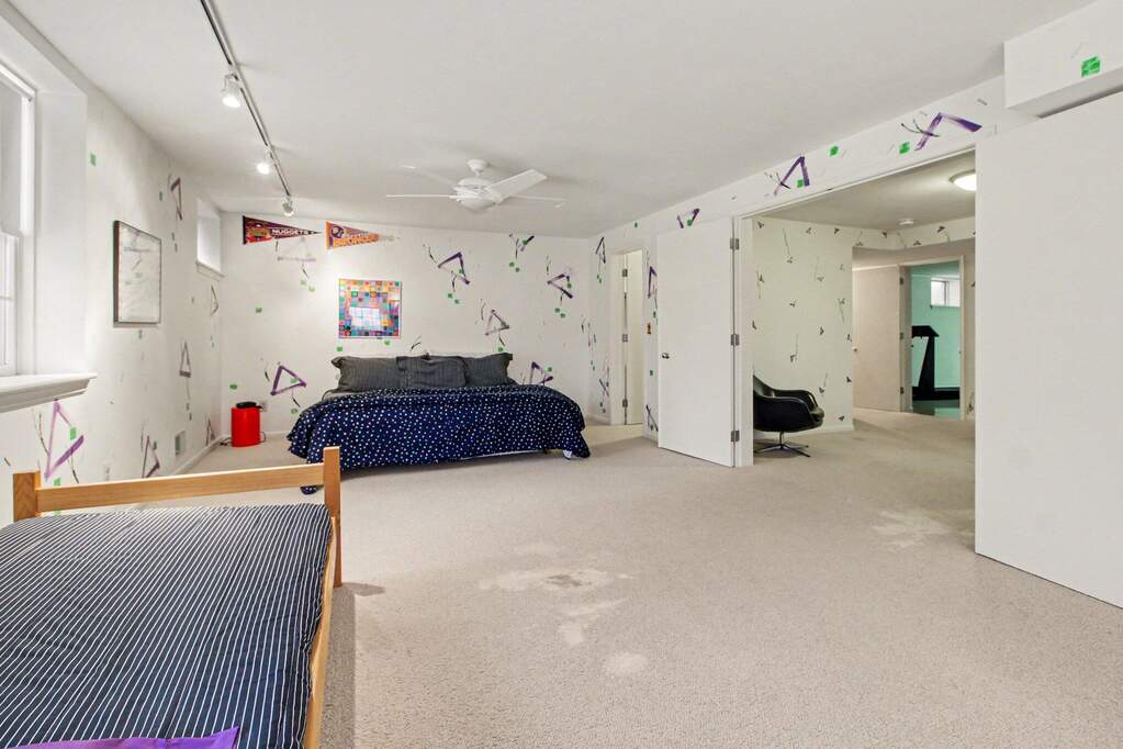 4 Bedroom Single Family Home/House's Image 34