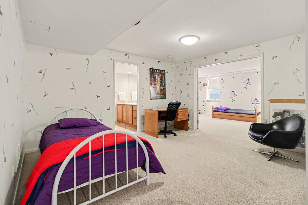 4 Bedroom Single Family Home/House's Image 35