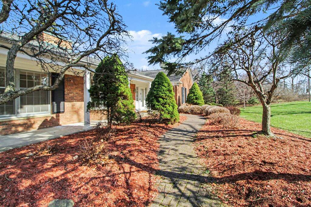 4 Bedroom Single Family Home/House's Image 3