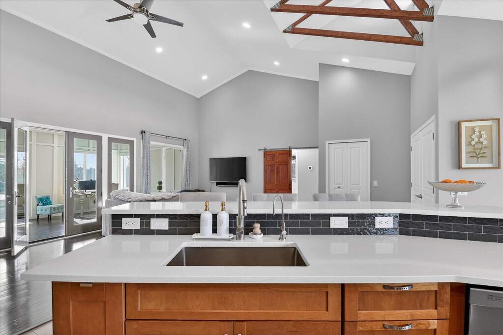 4 Bedroom Single Family Home/House's Image 13