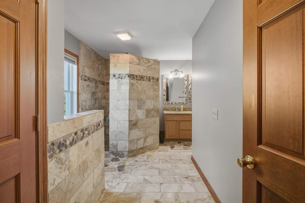4 Bedroom Single Family Home/House's Image 20