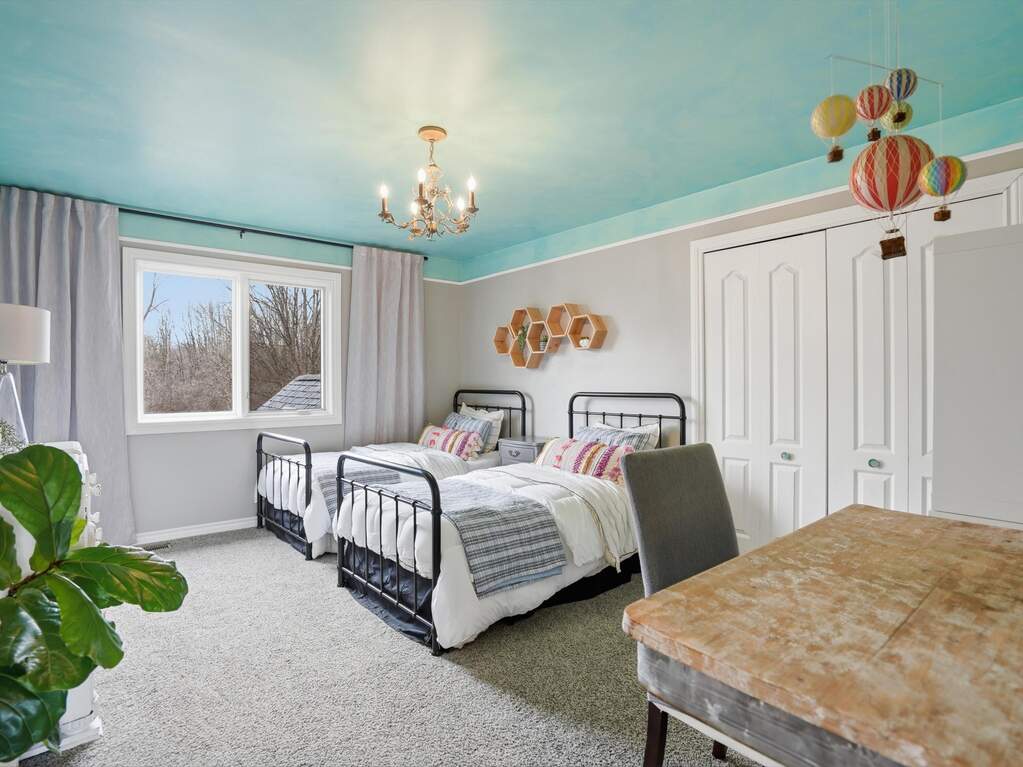 5 Bedroom Single Family Home/House's Image 37