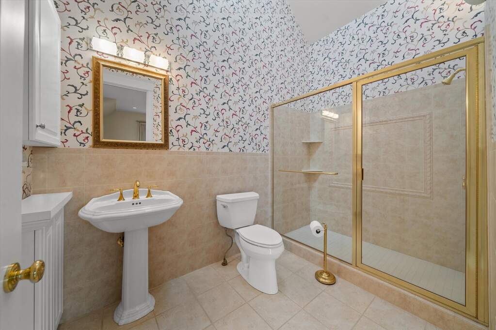 4 Bedroom Single Family Home/House's Image 64