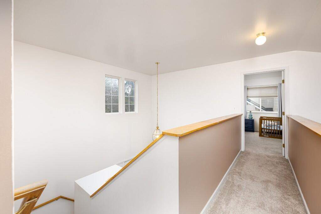 5 Bedroom Single Family Home/House's Image 32