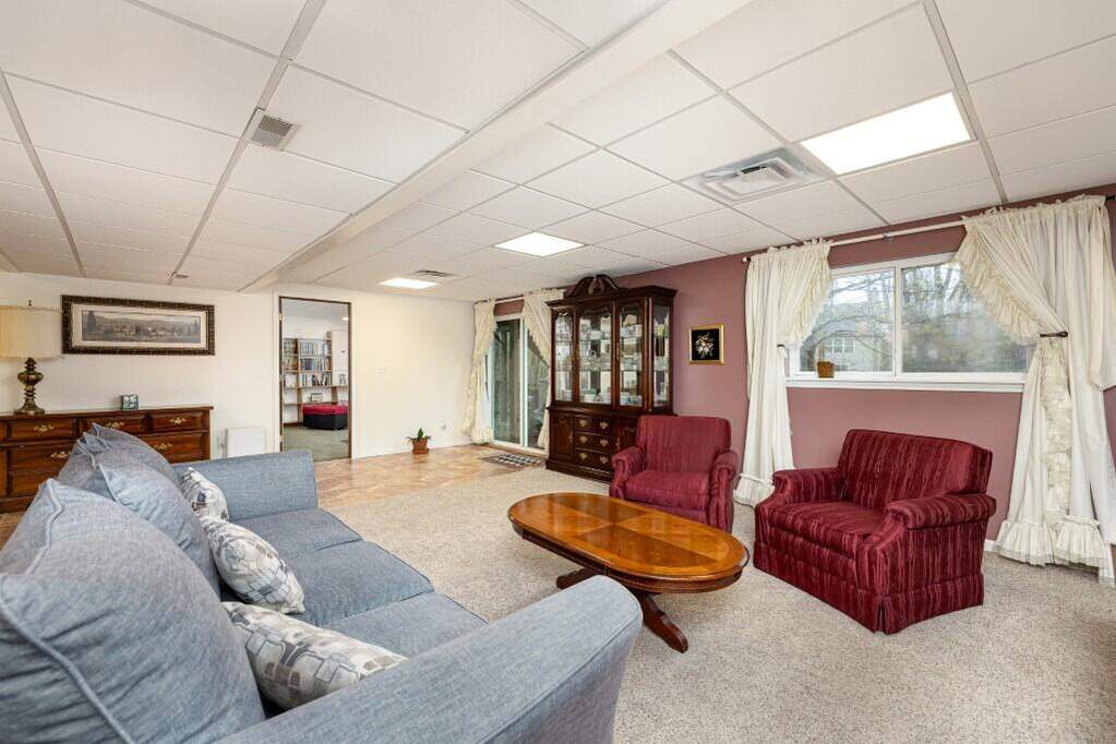 5 Bedroom Single Family Home/House's Image 35