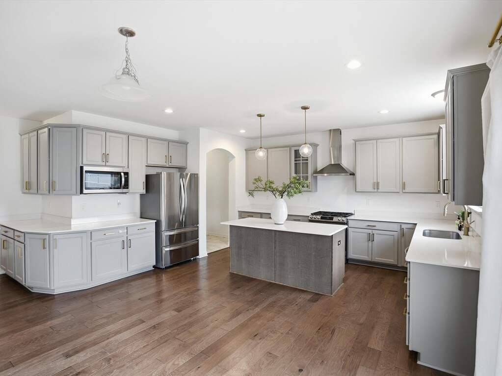 5 Bedroom Single Family Home/House's Image 10