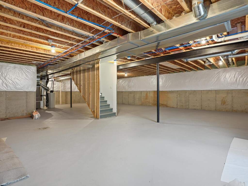 5 Bedroom Single Family Home/House's Image 43