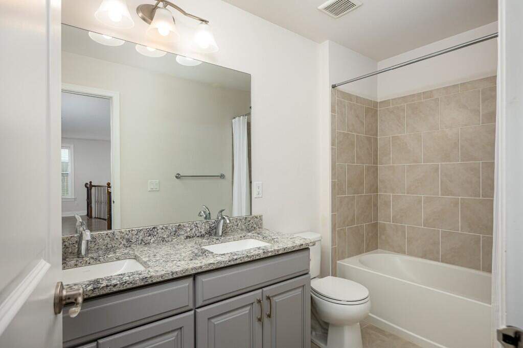 3 Bedroom Apartment/Flat's Image 31