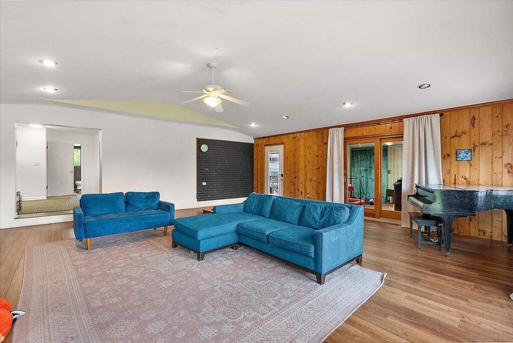 4 Bedroom Single Family Home/House's Image 13