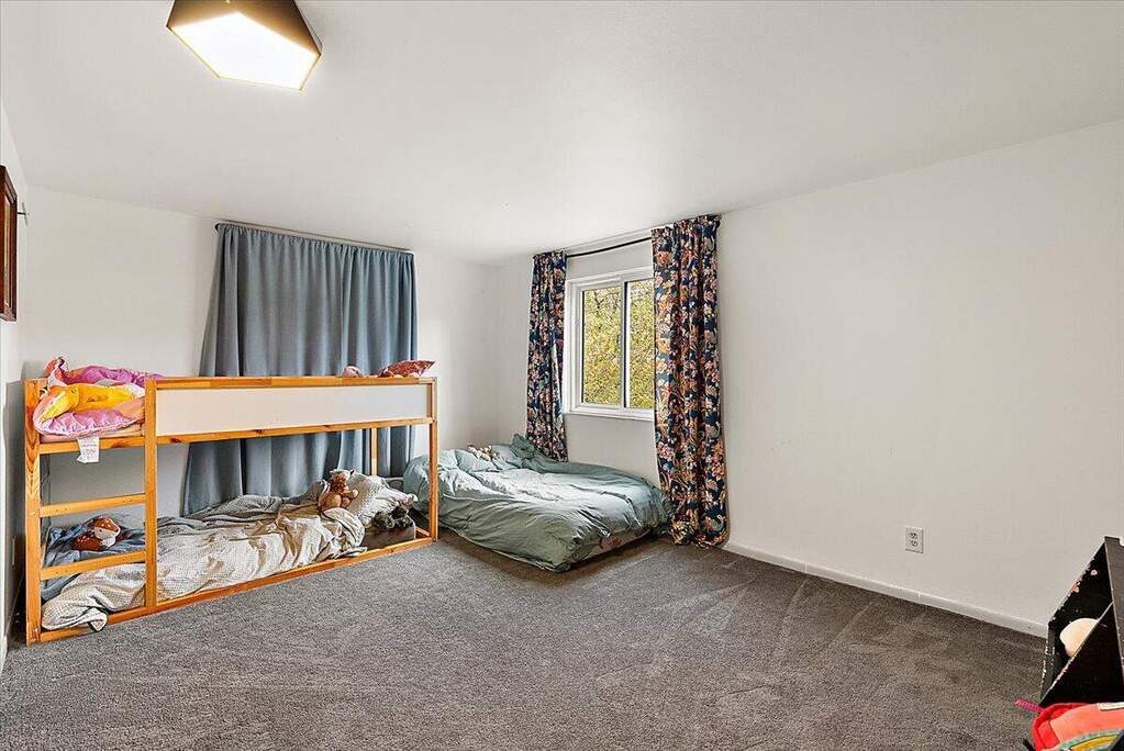 4 Bedroom Single Family Home/House's Image 22