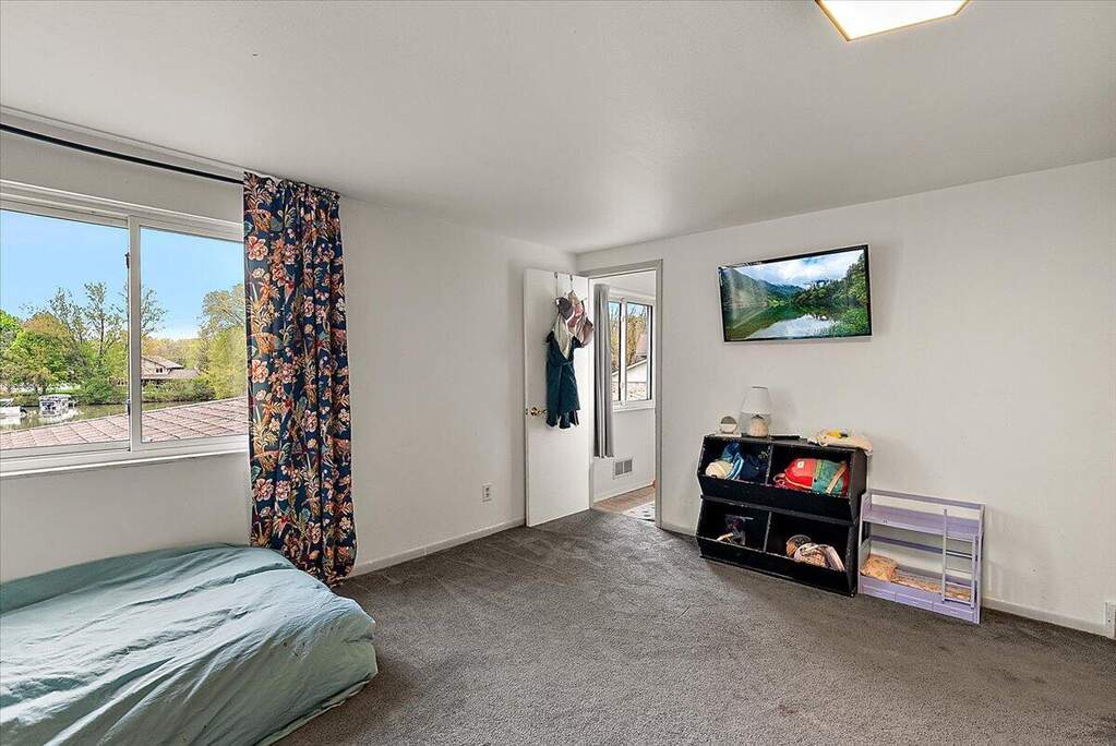 4 Bedroom Single Family Home/House's Image 23