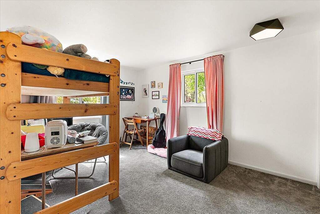 4 Bedroom Single Family Home/House's Image 25
