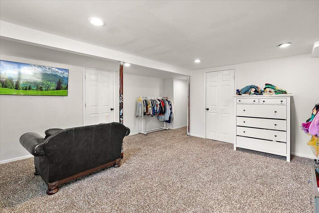 4 Bedroom Single Family Home/House's Image 32
