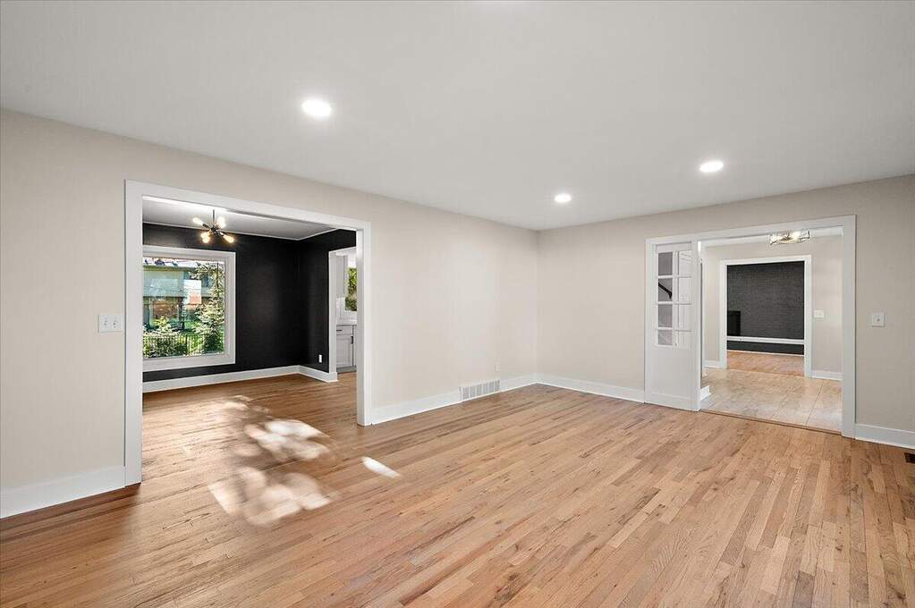 4 Bedroom Single Family Home/House's Image 18