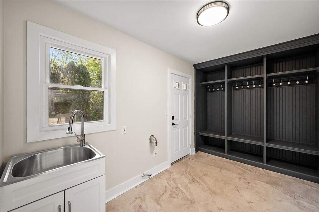 4 Bedroom Single Family Home/House's Image 35