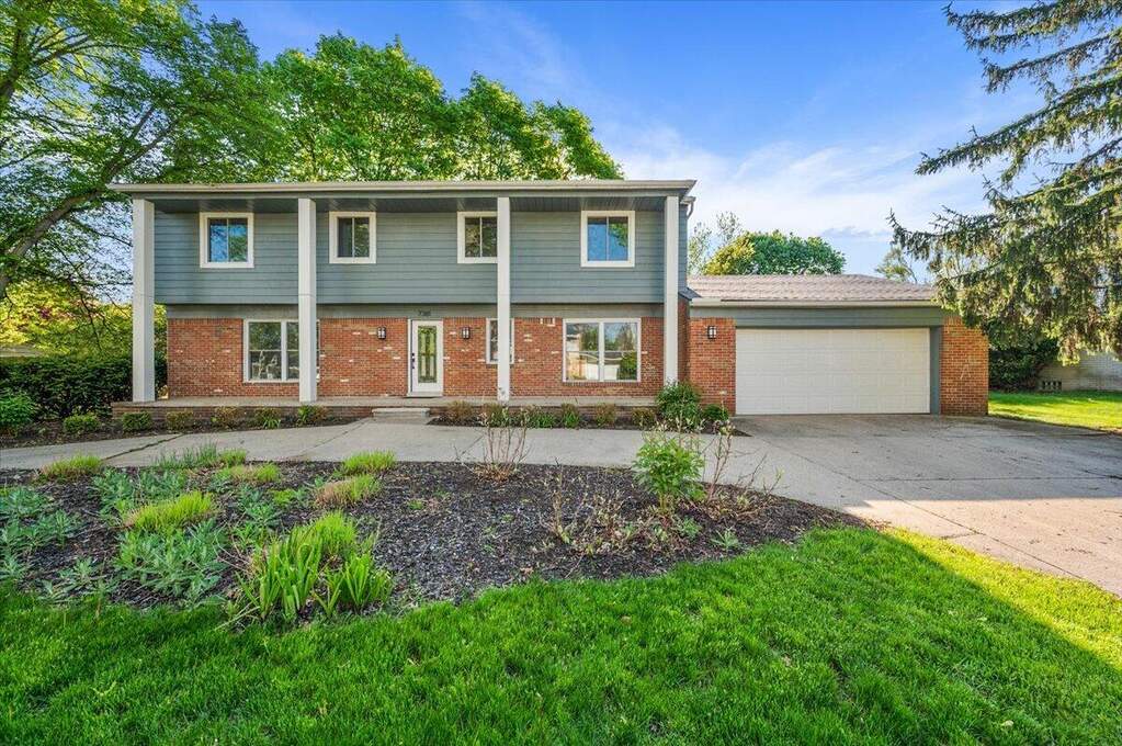 4 Bedroom Single Family Home/House's Image 5