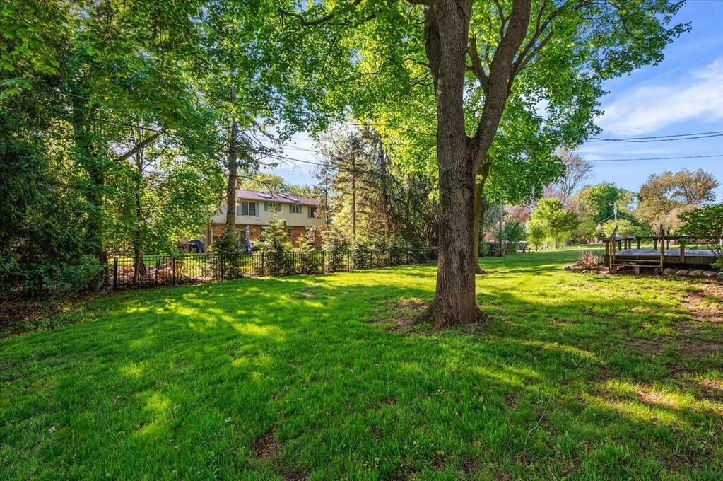 4 Bedroom Single Family Home/House's Image 6