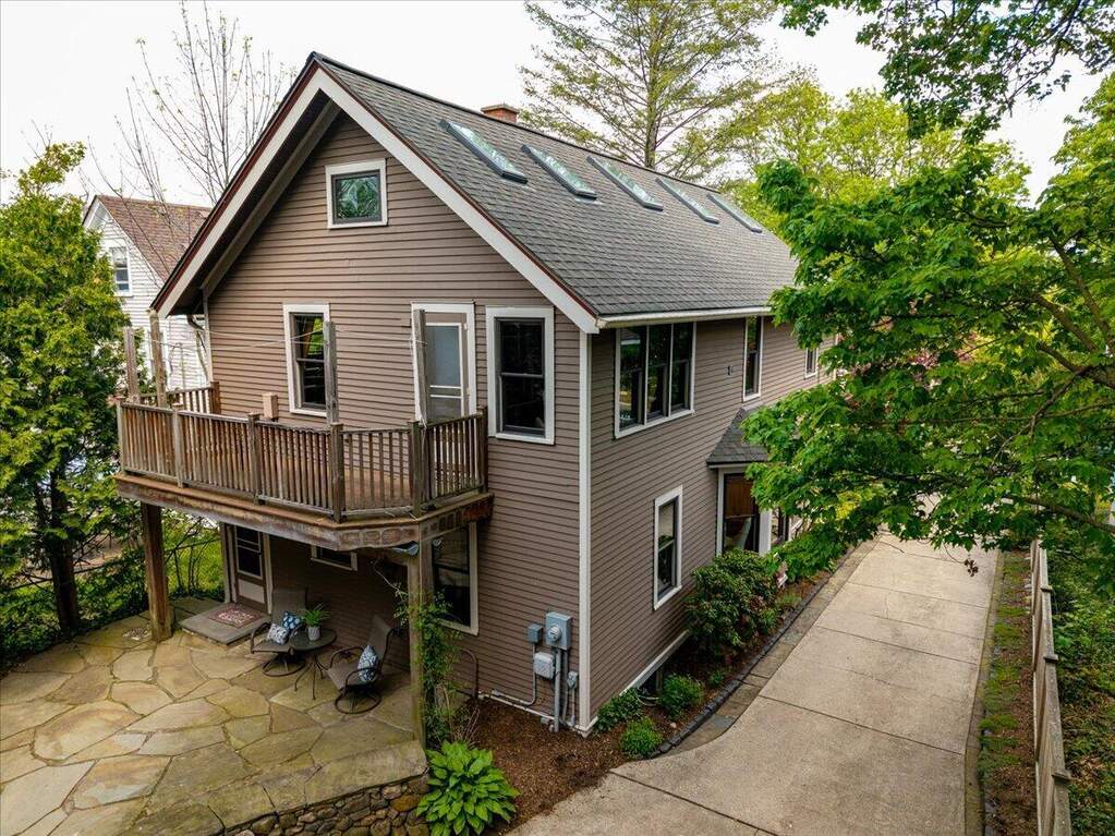 4 Bedroom Single Family Home/House's Image 101