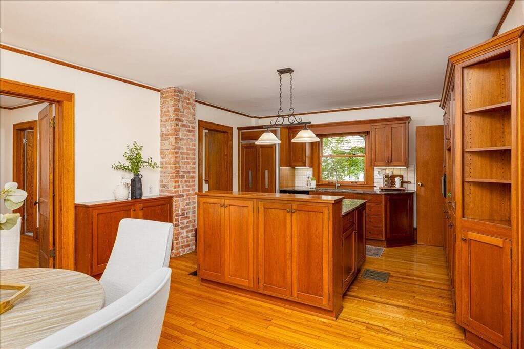 4 Bedroom Single Family Home/House's Image 23