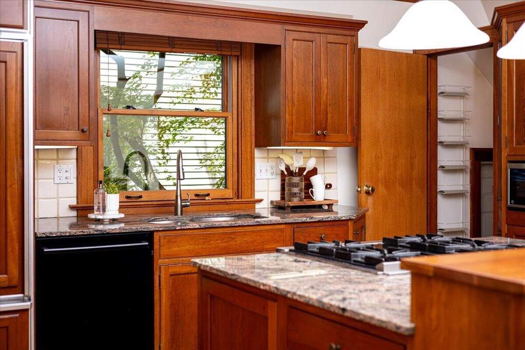 4 Bedroom Single Family Home/House's Image 26