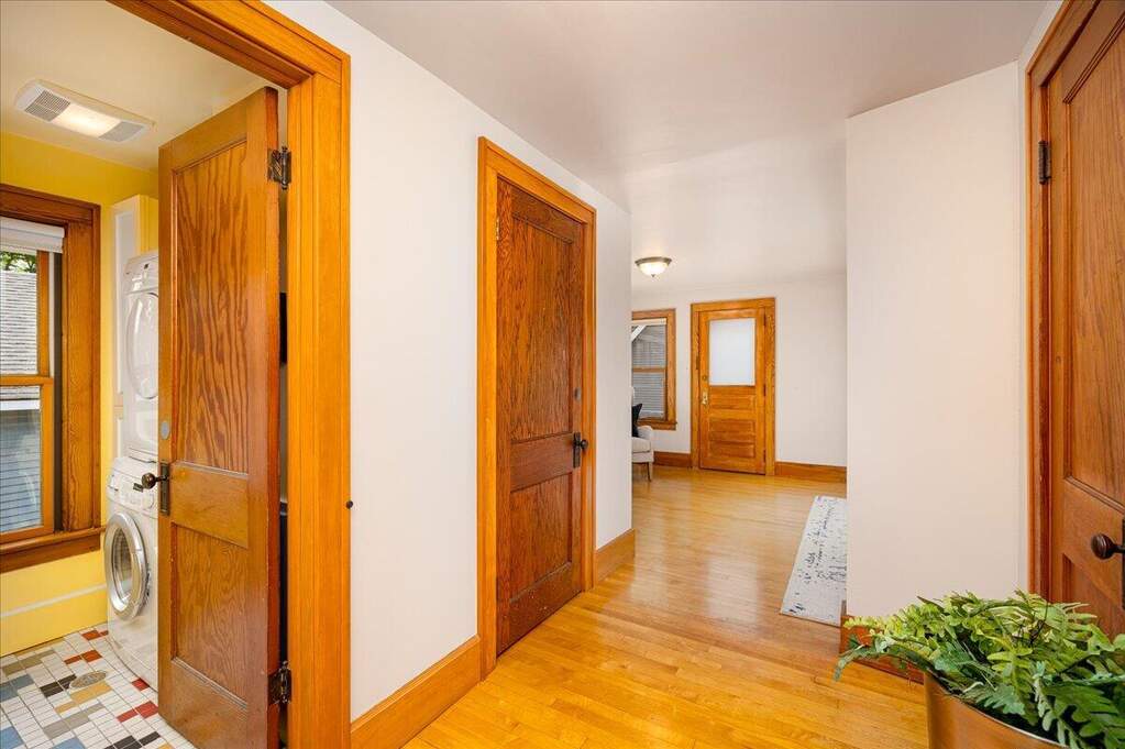 4 Bedroom Single Family Home/House's Image 31