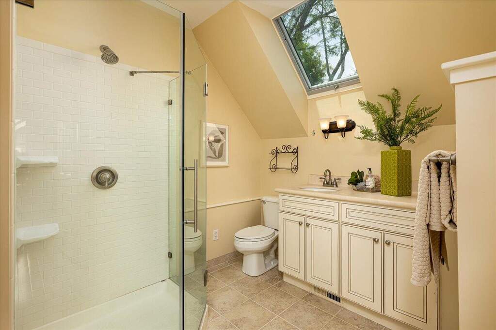 4 Bedroom Single Family Home/House's Image 70