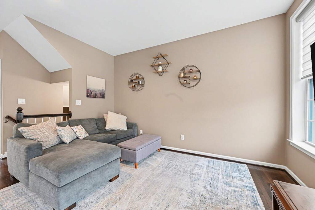 4 Bedroom Villa/Townhouse's Image 8