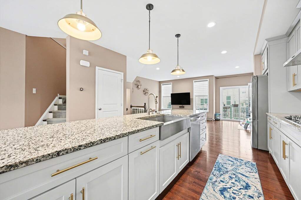 4 Bedroom Villa/Townhouse's Image 6