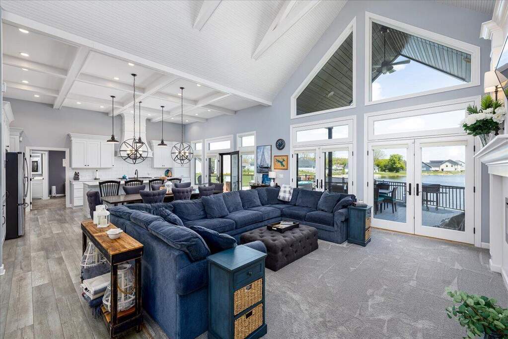5 Bedroom Single Family Home/House's Image 9