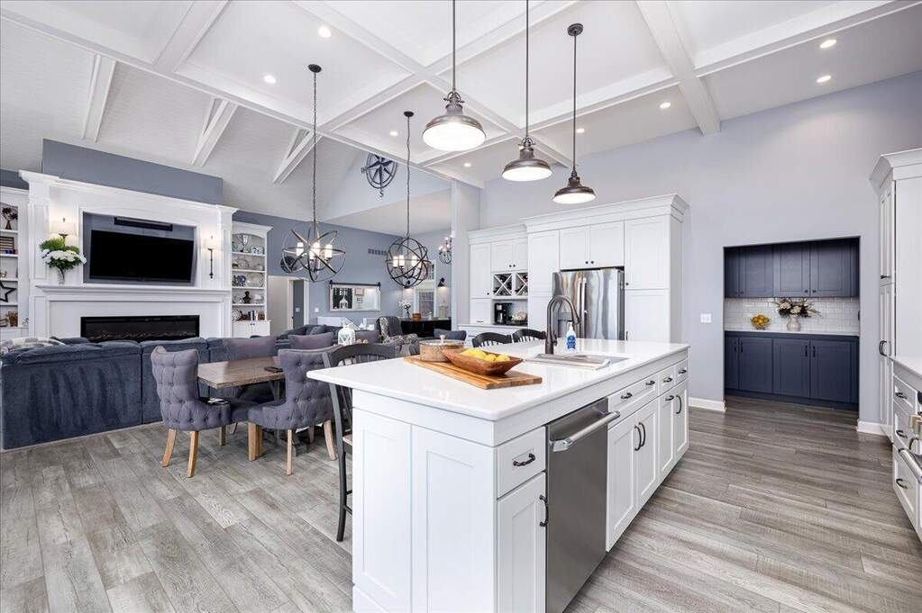 5 Bedroom Single Family Home/House's Image 13
