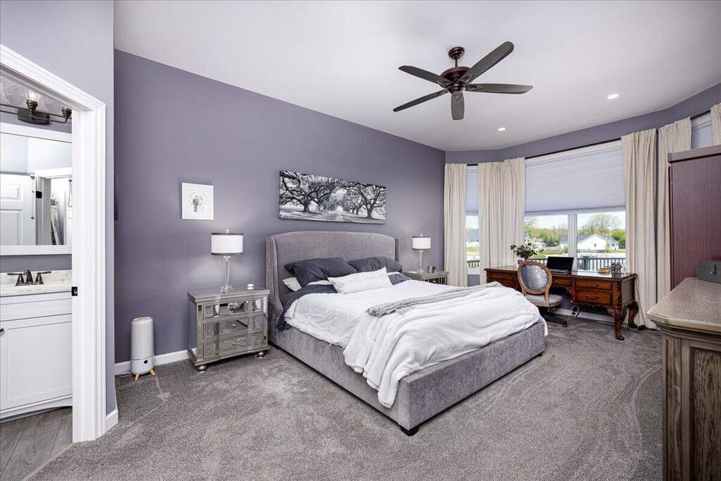 5 Bedroom Single Family Home/House's Image 4