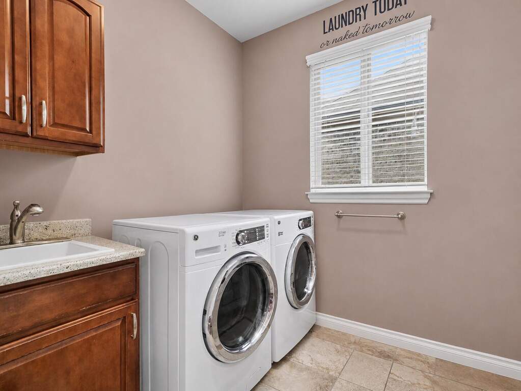 3 Bedroom Single Family Home/House's Image 37
