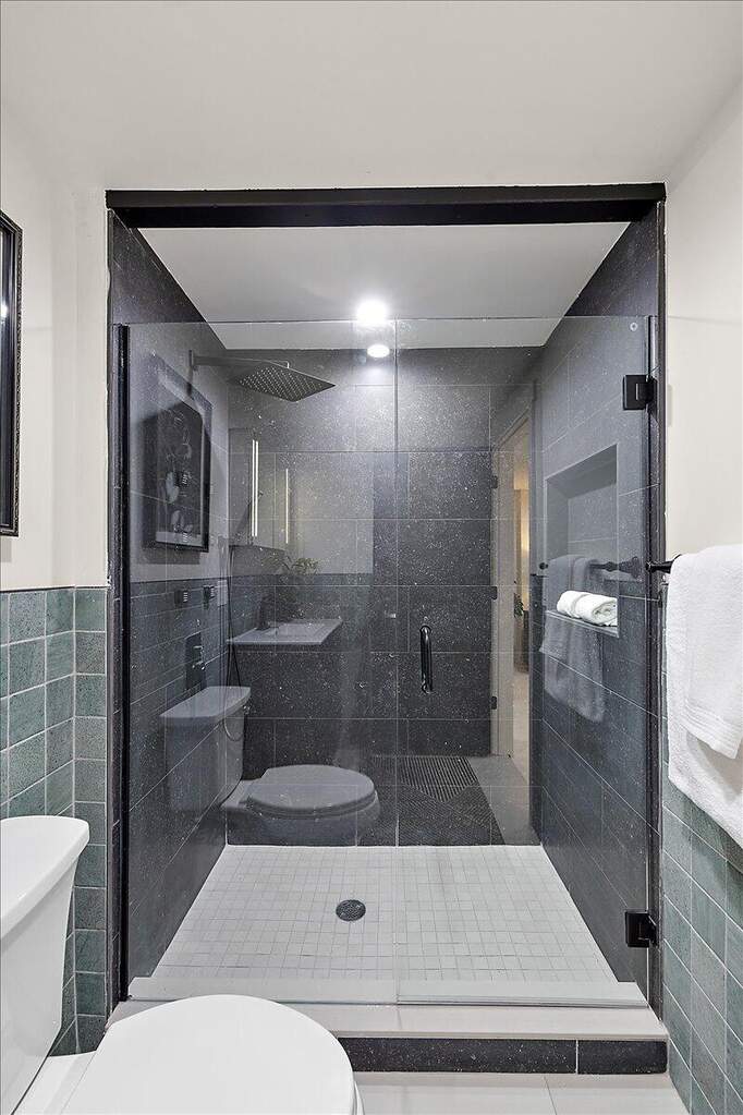 3 Bedroom Single Family Home/House's Image 38