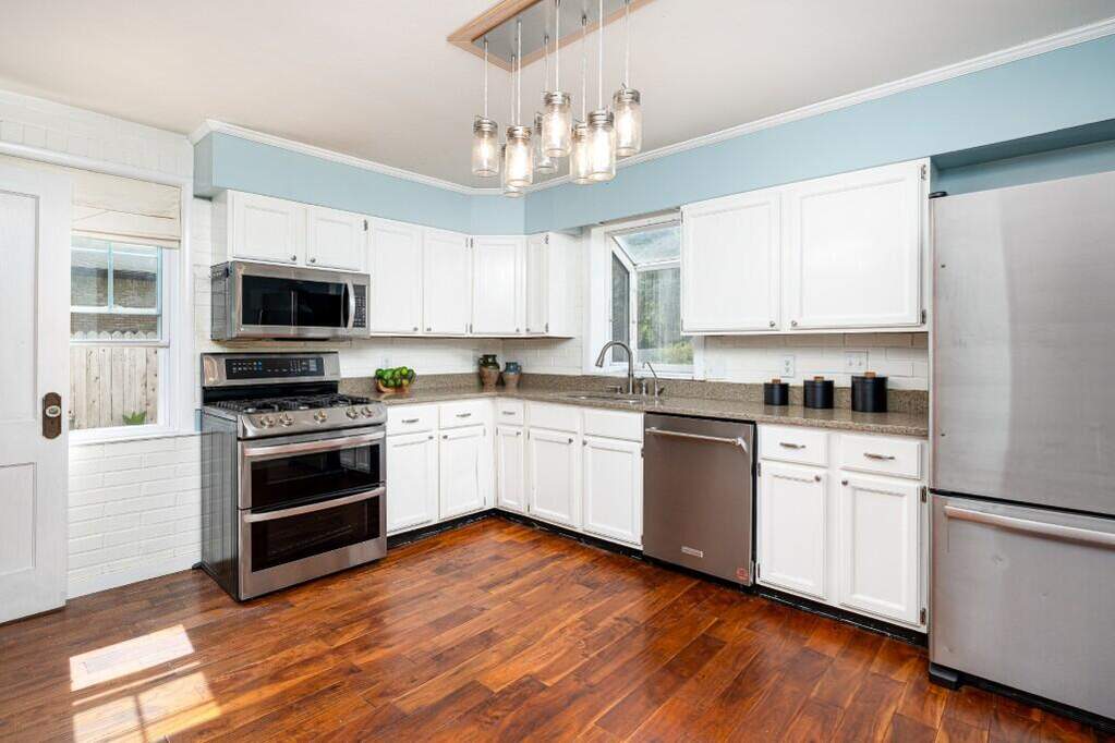 3 Bedroom Single Family Home/House's Image 11