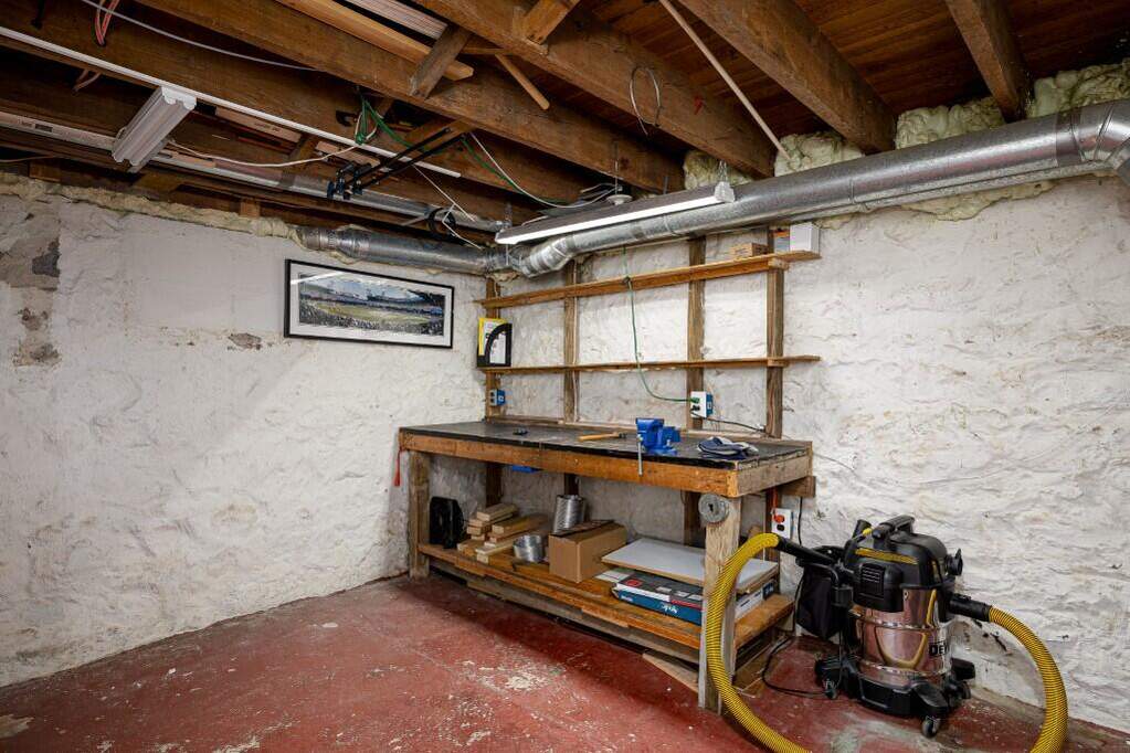3 Bedroom Single Family Home/House's Image 32