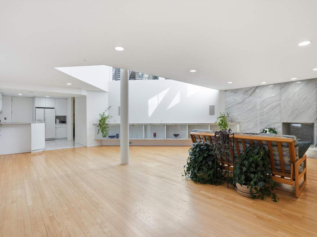 4 Bedroom Single Family Home/House's Image 60