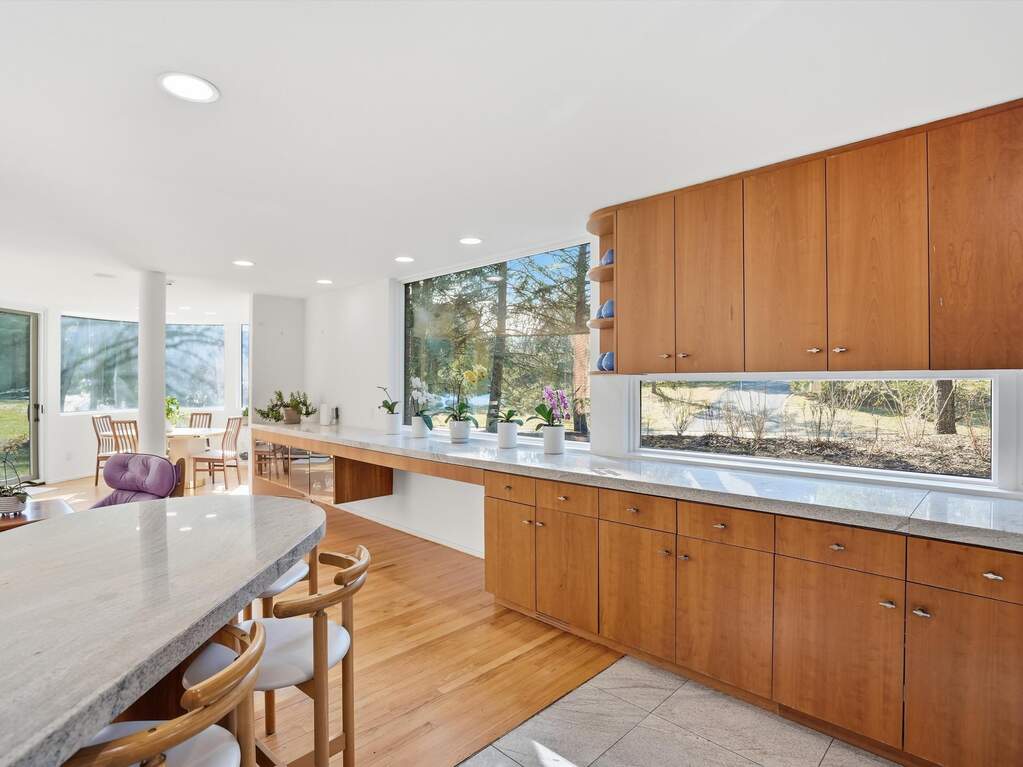 4 Bedroom Single Family Home/House's Image 4
