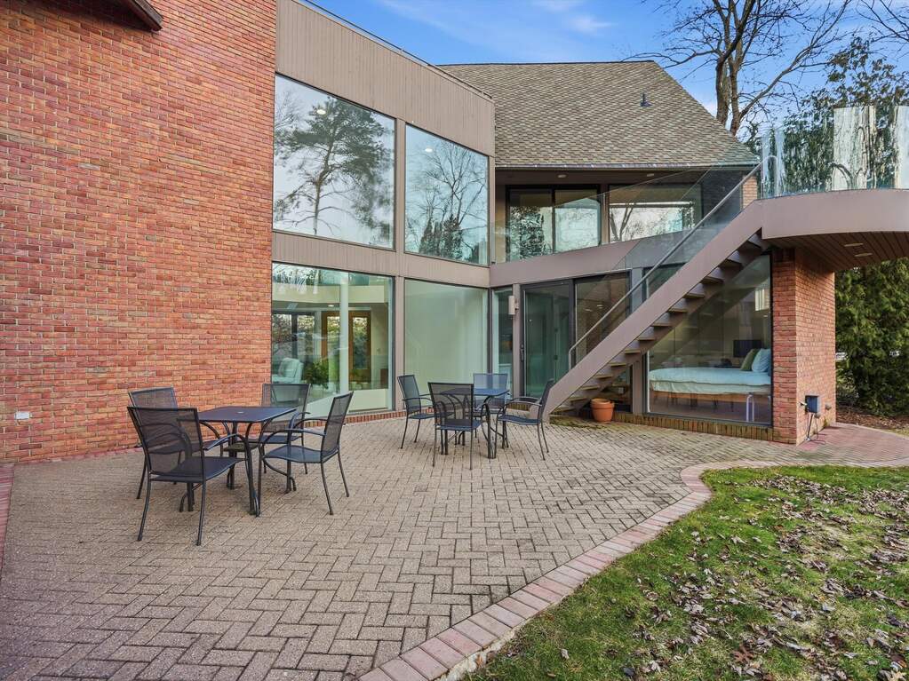 4 Bedroom Single Family Home/House's Image 78