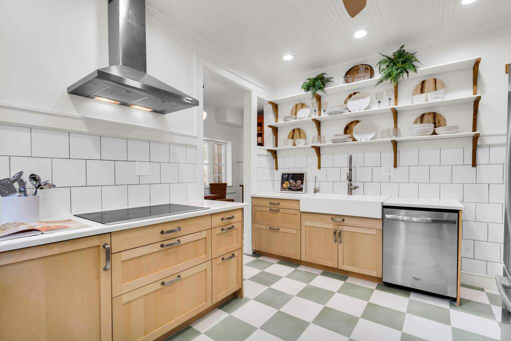 5 Bedroom Single Family Home/House's Image 19